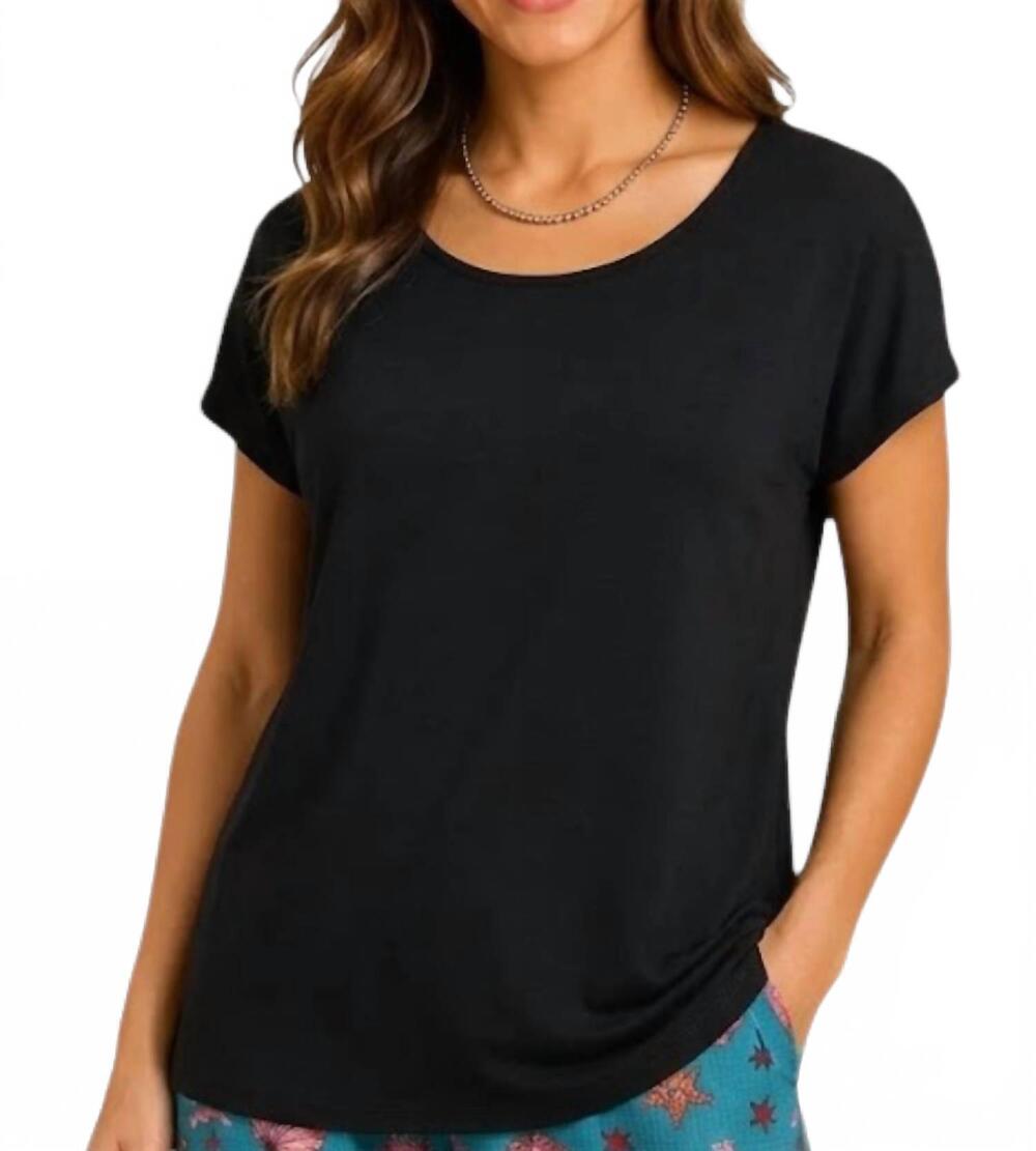 NEW ISLE APPAREL easy breezy pintuck tee in black